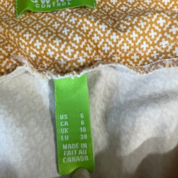 Swing Control Bermuda Shorts Mustard White Print SZ 6 Pull On Golf Travel Resort - Picture 3 of 7